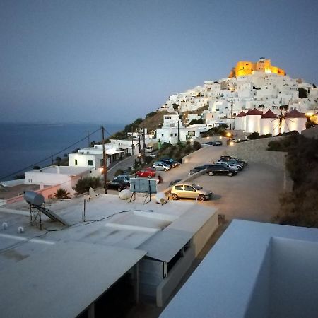 Апартаменти Θέαστρον - Theastron House With Great View In Chora Pera Gyalos Екстер'єр фото