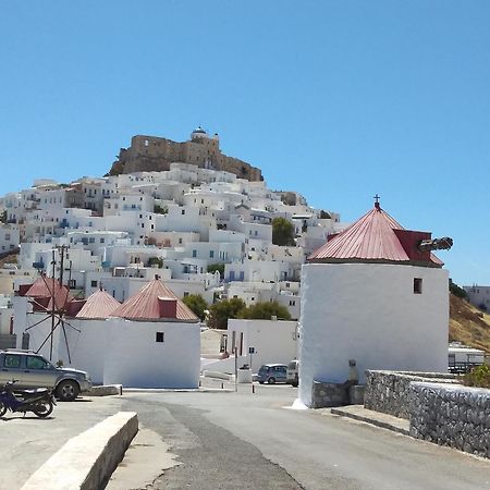 Апартаменти Θέαστρον - Theastron House With Great View In Chora Pera Gyalos Екстер'єр фото