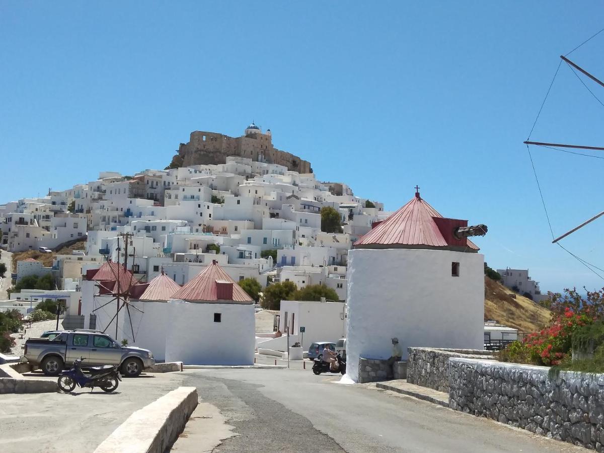 Апартаменти Θέαστρον - Theastron House With Great View In Chora Pera Gyalos Екстер'єр фото