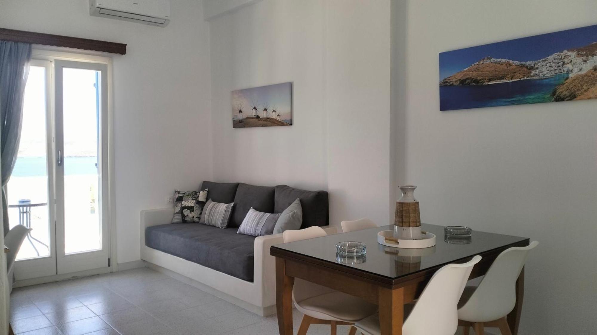 Апартаменти Θέαστρον - Theastron House With Great View In Chora Pera Gyalos Екстер'єр фото