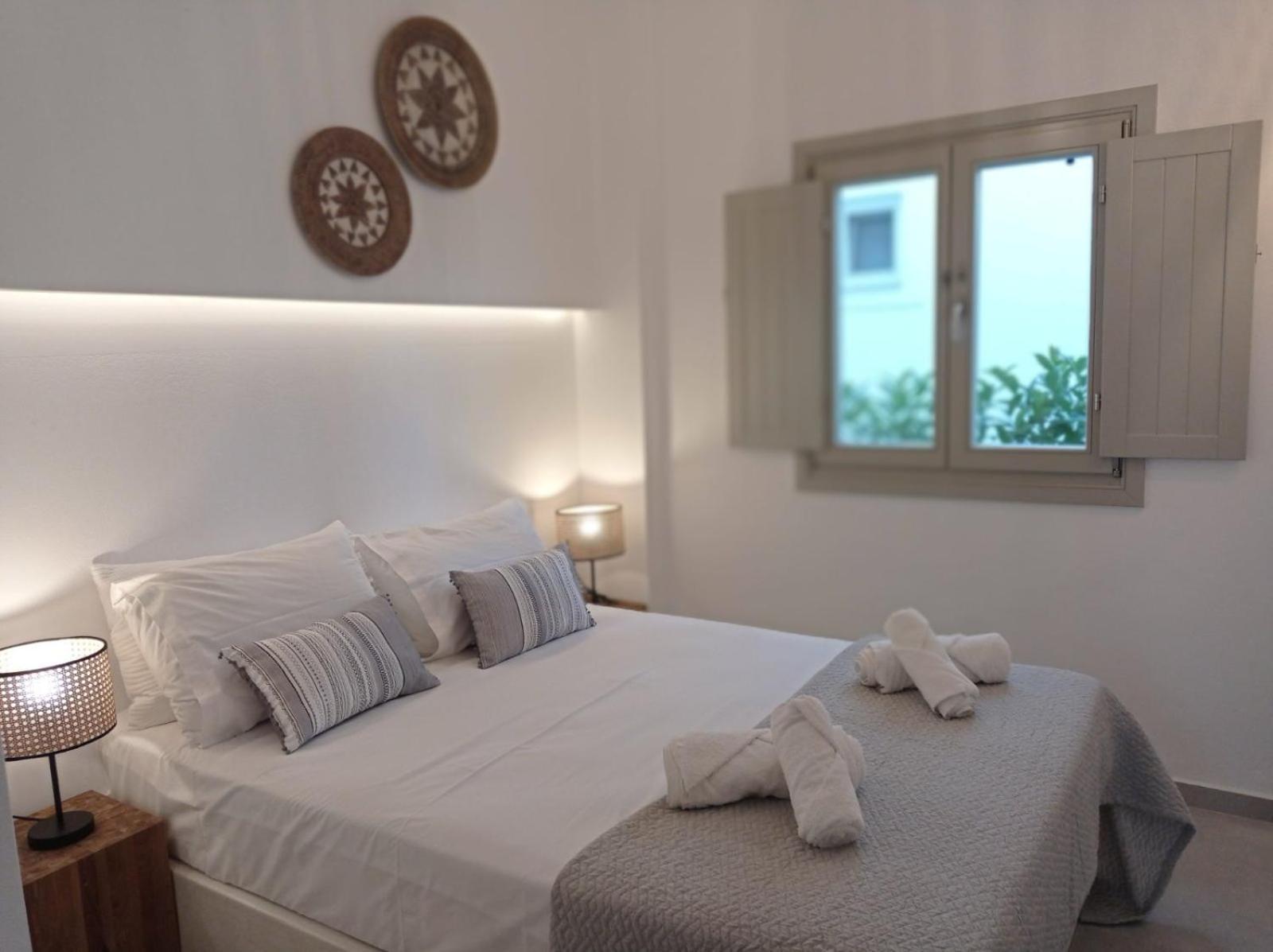 Апартаменти Θέαστρον - Theastron House With Great View In Chora Pera Gyalos Екстер'єр фото