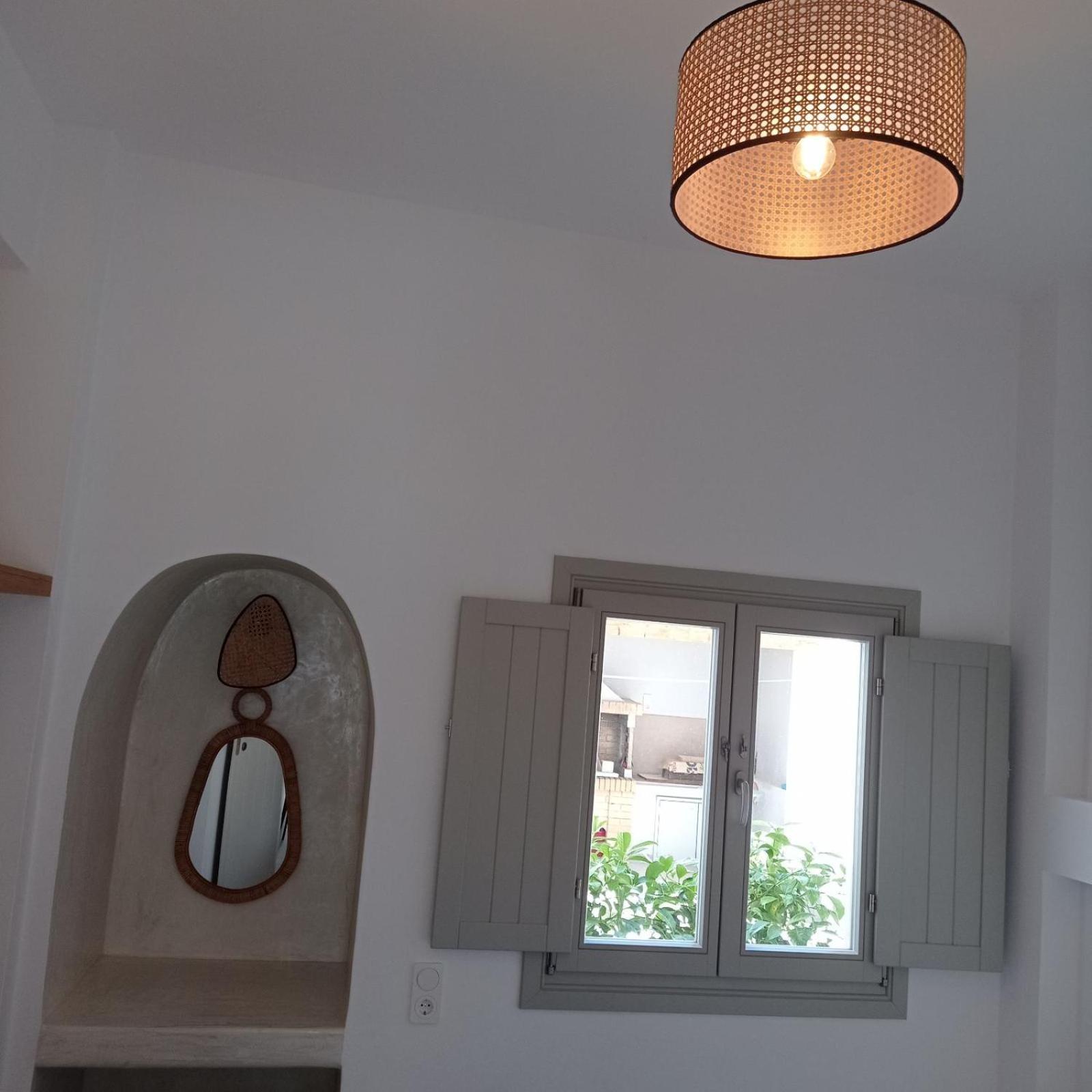 Апартаменти Θέαστρον - Theastron House With Great View In Chora Pera Gyalos Екстер'єр фото