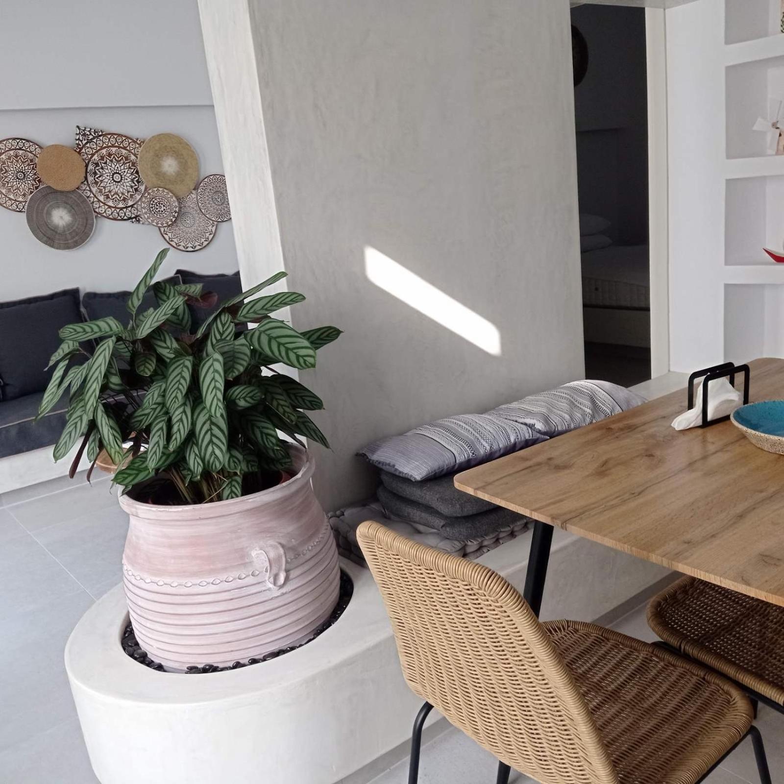Апартаменти Θέαστρον - Theastron House With Great View In Chora Pera Gyalos Екстер'єр фото