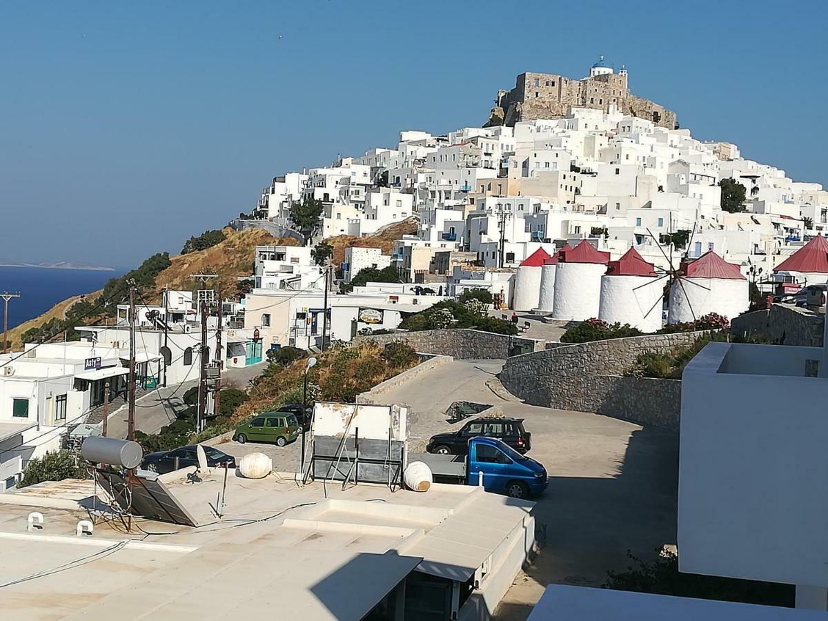 Апартаменти Θέαστρον - Theastron House With Great View In Chora Pera Gyalos Екстер'єр фото