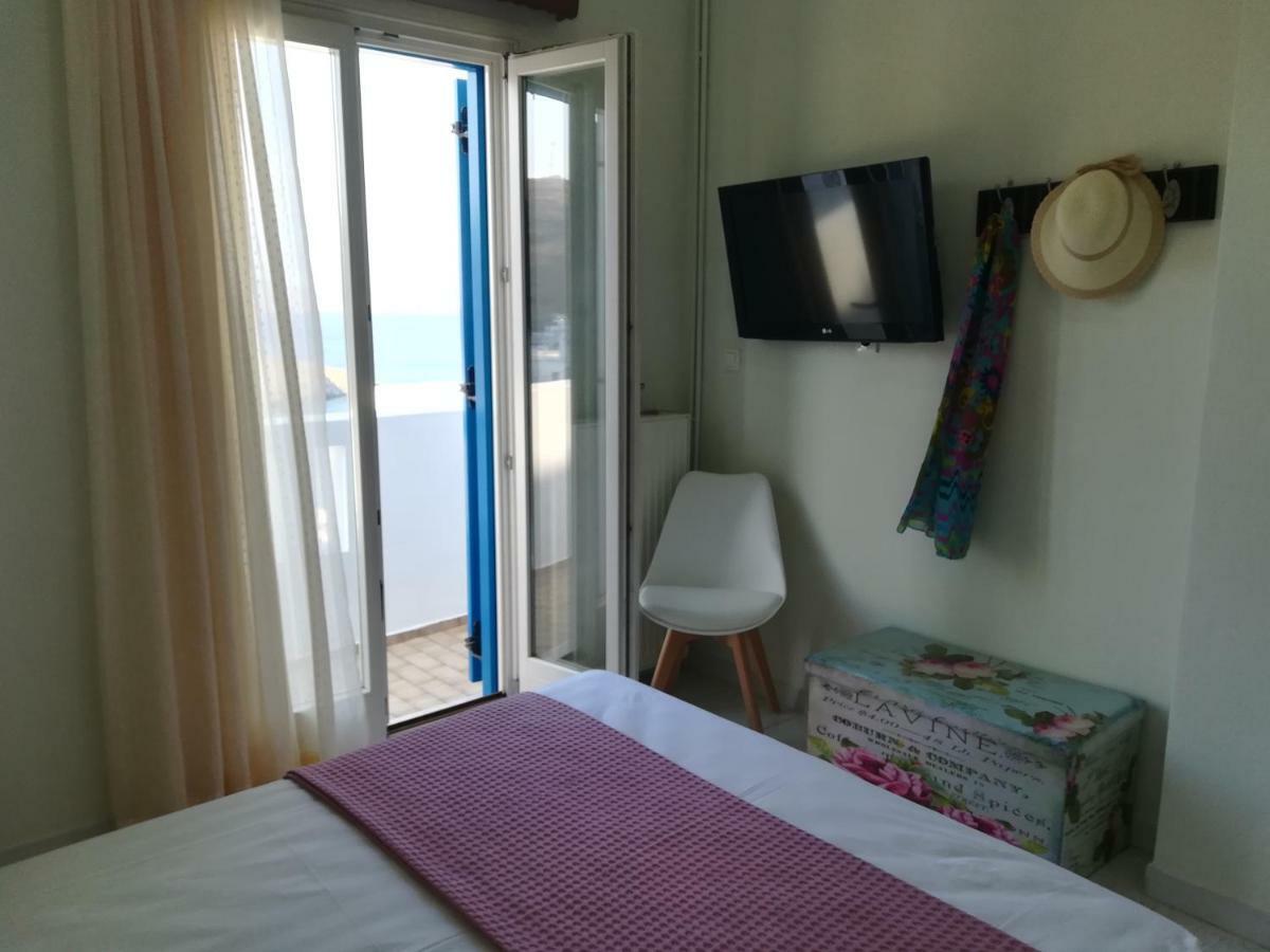 Апартаменти Θέαστρον - Theastron House With Great View In Chora Pera Gyalos Екстер'єр фото