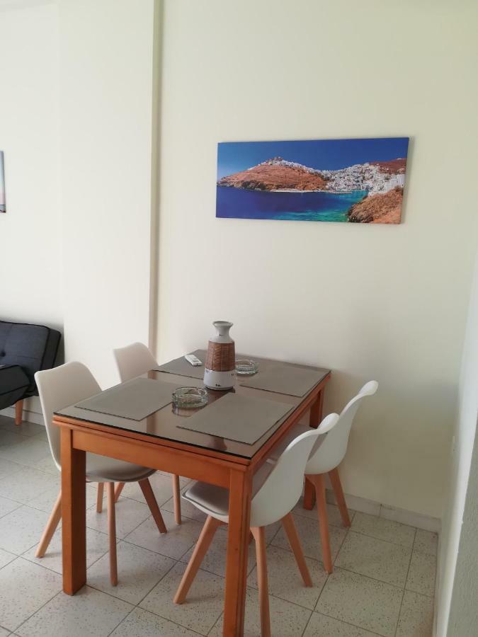 Апартаменти Θέαστρον - Theastron House With Great View In Chora Pera Gyalos Екстер'єр фото